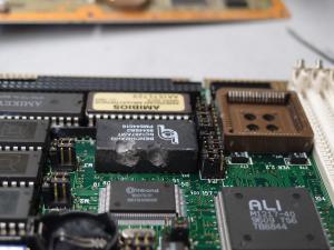 NVRAMはうまく削れた