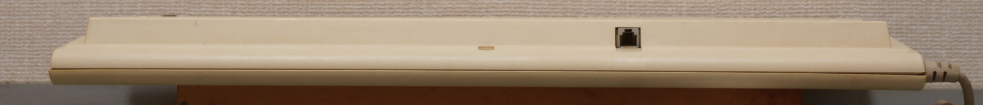 東芝 KBU7101A001 日本語キーボードの背中側
