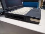 左側面; PCMCIAスロット×2
