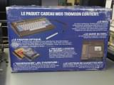 Le paquet cadeau MO5 Thomson Contient: