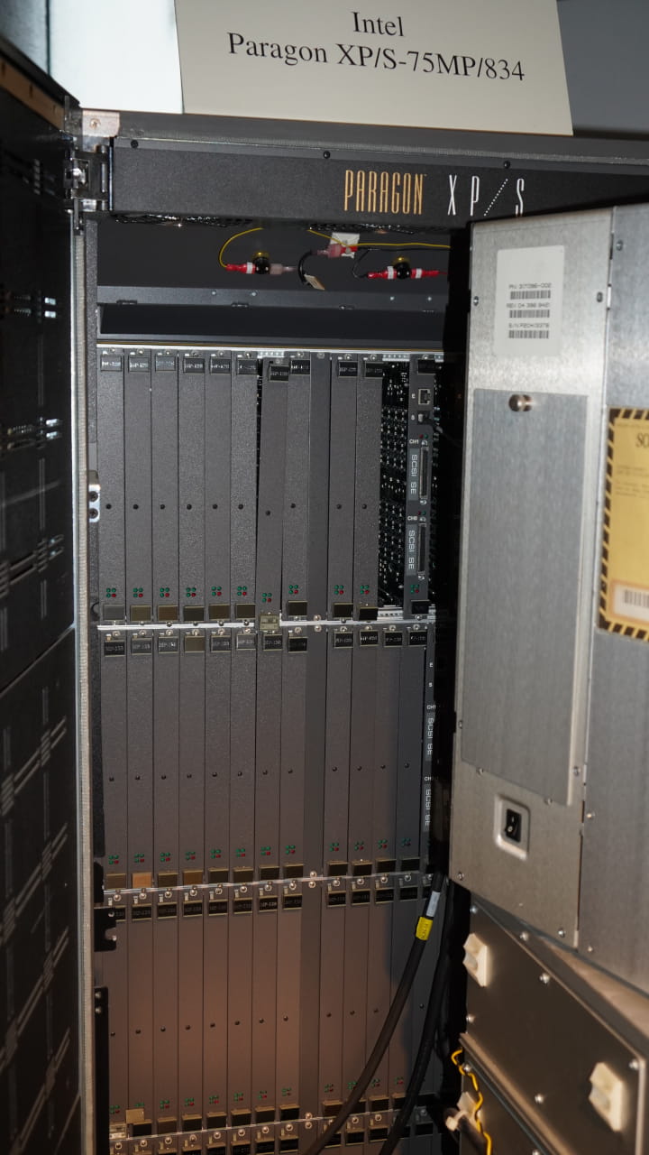 Paragonのノードボードが並んでいる様子